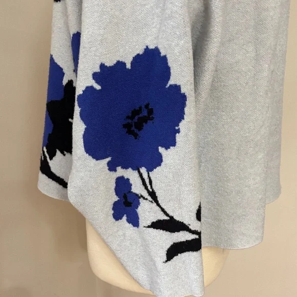 Anthropologie Light Gray Mock-Neck Sweater with Blue Floral Motif - Picture 3 of 8